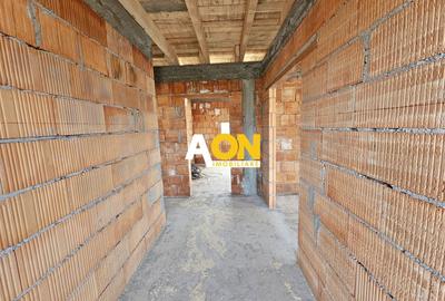 Casă individuală cu 4 camere cu Canalizare în Cetate - 2