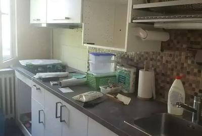 Apartament cu 3 camere semidecomandat, mobilat în Titan - 2