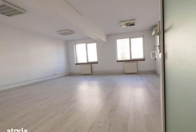 Spațiu comercial, de 540 mp, în Regie - 10
