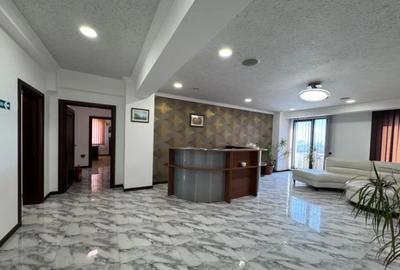 Apartament cu 5 camere decomandat în Km 4 - 2