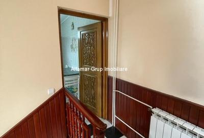 Casă cu 7 camere cu Canalizare în 13 Septembrie - 18