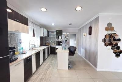 Casă cu 5 camere cu Teren 450 Mp în Central - 2