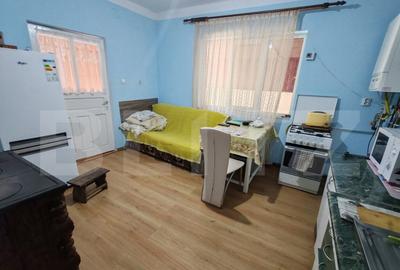 Casa +anexe de vanzare - 1