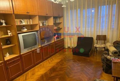 Apartament cu 2 camere decomandat în Vest