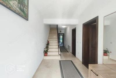 Casă cu 4 camere cu Canalizare în Central - 17