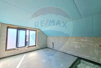 Casă individuală cu 4 camere cu Teren 517 Mp în Vladimirescu - 15