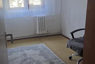 Apartament cu 3 camere decomandat în Canta - 1