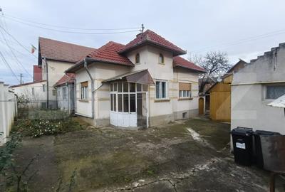 Casa 50 mp cu 2 camere + anexa, garaj si teren 719 mp zona Lidl - 1