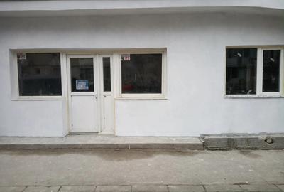 Ofer spre inchiriere 2 spa?ii comerciale - 2