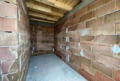 Casă cu 4 camere cu Teren 555 Mp în Central - 2