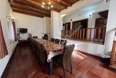 Pensiune de 7 camere cu 5 bai si teren de 377mp situata in Paltinis - 2