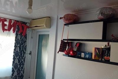 Apartament cu 3 camere semidecomandat în Micro 39