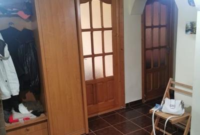 Apartament 3 camere Str. Aleea Florilor - 13