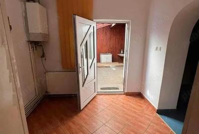Casă cu 5 camere în Central - 1