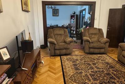 4 camere Magheru, interbelic, circular,2 balcoane, 2 băi geam, terasă, boxă, ASE - 20