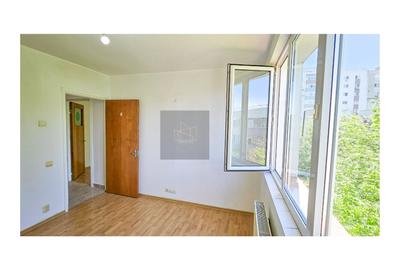 Apartament cu 3 camere decomandat în Politehnica - 1