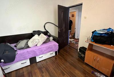 Vand 3 cam Decomandat comision 0,5 % - 2