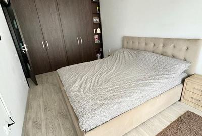 Apartament cu 2 camere semidecomandat, mobilat în Bună Ziua