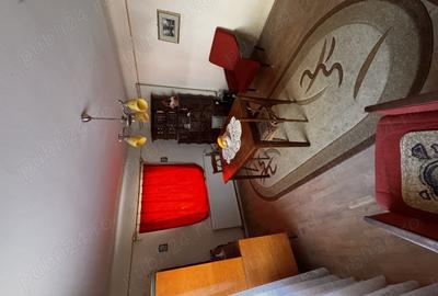 Casă cu 4 camere cu Teren 446 Mp în Central - 2