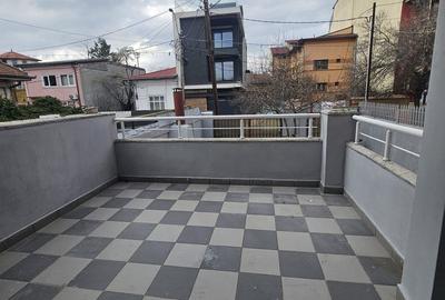 Casă individuală cu 7 camere cu Garaj în 1 Mai - 11