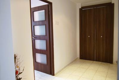 Apartament cu 3 camere decomandat, mobilat în 13 Septembrie - 6