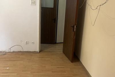 Apartament cu 3 camere decomandat în Giurgiului - 5