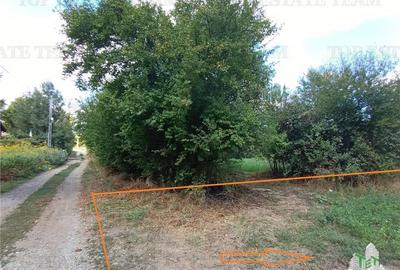 Teren intravilan, stradal in Petrachioaia IF, cu o SU de 1235 mp si deschidere - 7