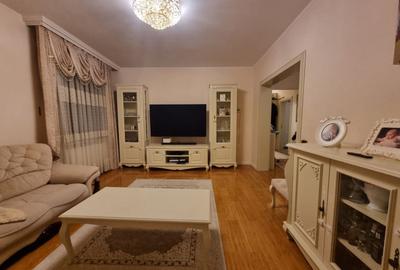 Apartament de 3 camere de vanzare Faleza nord - 1