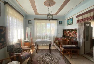 Casă cu 4 camere cu Teren 639 Mp în Central - 1