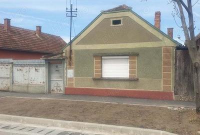 Casă cu 3 camere în Central