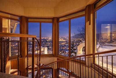 Casă individuală cu 8 camere cu Canalizare în Central - 7