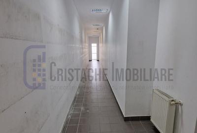 Spațiu comercial, de 275 mp, în P-ța Muncii - 7