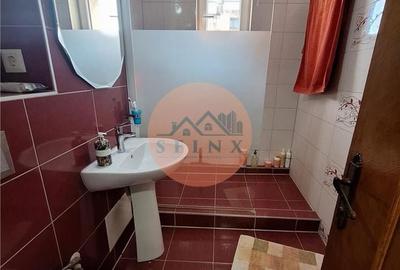 Apartament cu 4 camere decomandat în Piața Centrală - 1