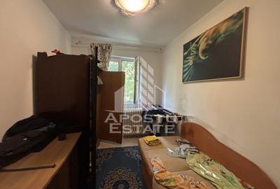 Apartament cu 3 camere in zona Sagului, etaj intermediar