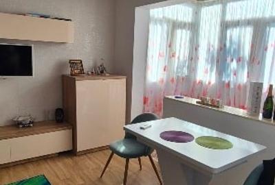 Apartament cu 2 camere semidecomandat, mobilat în Km 4-5 - 10