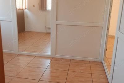 Spațiu comercial, de 50 mp, în Central - 1