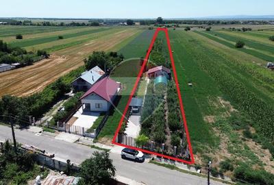 Casă cu 2 camere cu Teren 6943 Mp în Gologanu