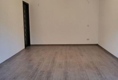 Apartament cu 3 camere decomandat în Central - 1