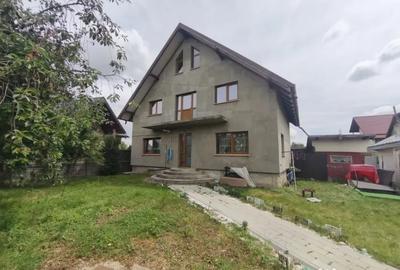 Casă cu 5 camere cu Teren 370 Mp în Rădăuți - 1