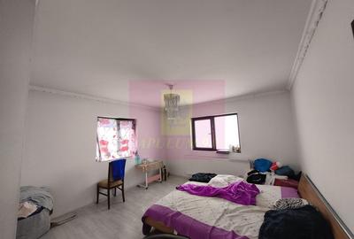 Casă cu 4 camere cu Teren 275 Mp în Berceni