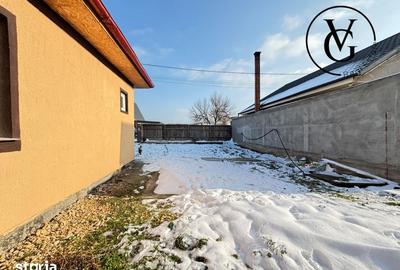 Casă cu 3 camere decomandat cu Canalizare în Lumina - 2