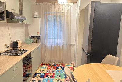 Inchiriez apartament 3 camere decomandat in Deva, I. Creanga, etaj 1 - 7