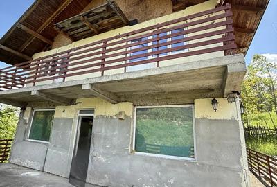 Casă cu 5 camere cu Teren 430 Mp în Valea Doftanei