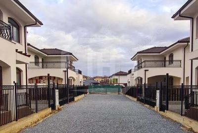 Casă cu 4 camere cu Canalizare în Dezmir