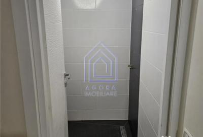 Spațiu comercial, de 250 mp, în Central - 3