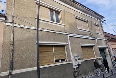 Casă individuală cu 16 camere cu Canalizare în Orăștie - 1