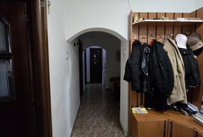 Apartament cu 3 camere decomandat, mobilat în Colentina - 13
