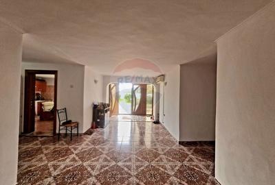 Casă individuală cu 7 camere cu Canalizare în Mândrești-Munteni - 4