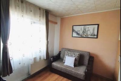 Apartament cu 3 camere decomandat în Milcov - 2