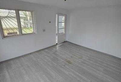 Casă individuală cu 3 camere cu Teren 900 Mp în Axintele - 1